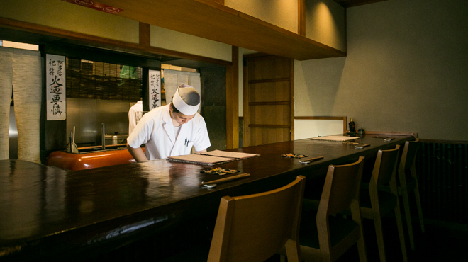 りょうりや 御旅屋 - 内観写真:カウンター