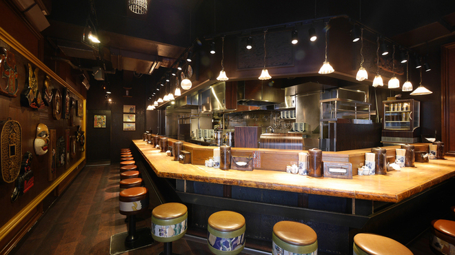 麺屋武蔵 虎嘯 - 内観写真: