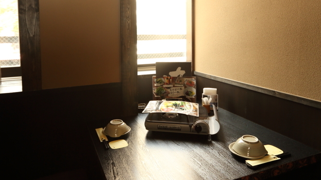 博多もつ鍋 馬肉 九州自慢 - 内観写真: