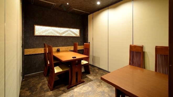 万松 - メイン写真:テーブル席２