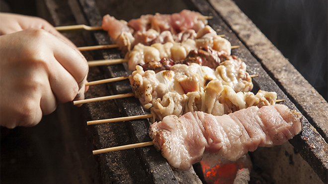 将軍やきとり - メイン写真:焼き鳥_焼いているところ