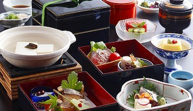 京都嵐山温泉　渡月亭 - 料理写真:京の玉手箱