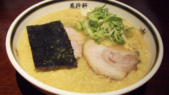 萬珍軒 - 料理写真:名物玉子とじラーメン