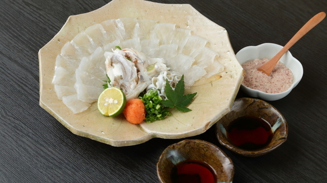 Kadoya Kasumitei - 料理写真:カワハギの薄造り