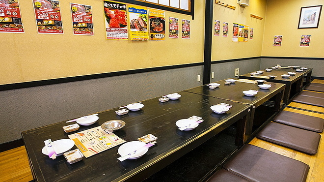 肉卸直営 大衆肉酒場 きたうち - メイン写真: