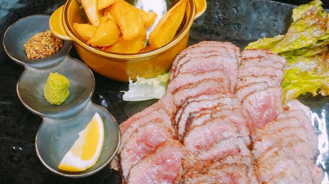 肉卸直営 大衆肉酒場 きたうち - 料理写真:備長炭焼き塊肉ステーキ