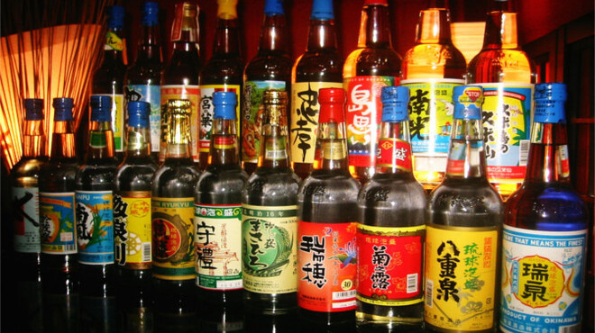 和食 うまみ 然 - ドリンク写真:泡盛も勢ぞろい！