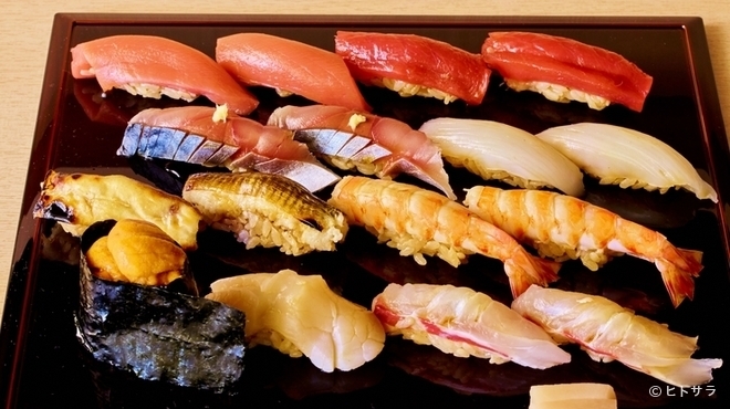 蕎麦割烹  倉田 - 料理写真:新鮮な魚介を熟練の技でつくりあげる『お寿司の盛り合わせ』