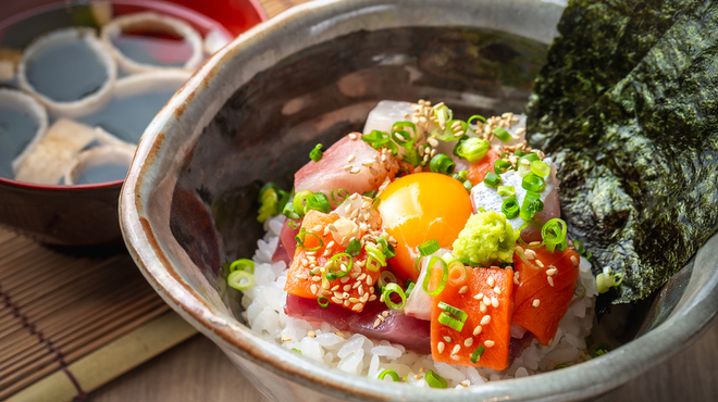 鮮魚釜飯 ヒカリ屋 - メイン写真: