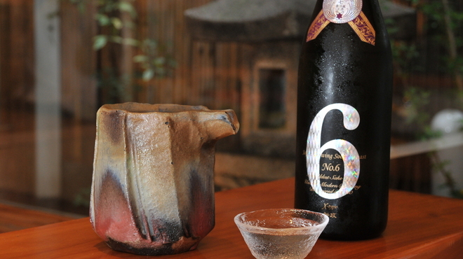 ぎおん 元勢 - ドリンク写真:利き酒師とソムリエがおりますので、日本酒やワインを揃えております。