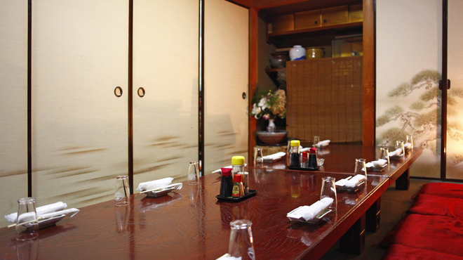 たこ安 - 内観写真:自慢は大人数はもちろん少人数でも広々とした完全個室をご用意させていただきます。