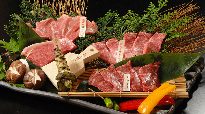 炭火焼肉 牛仁 - 料理写真:牛仁だけのお肉