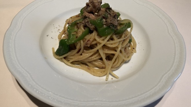 アンティヴィーノ - 料理写真:スパゲッティ　岩中豚と万願寺唐辛子のオイルソース