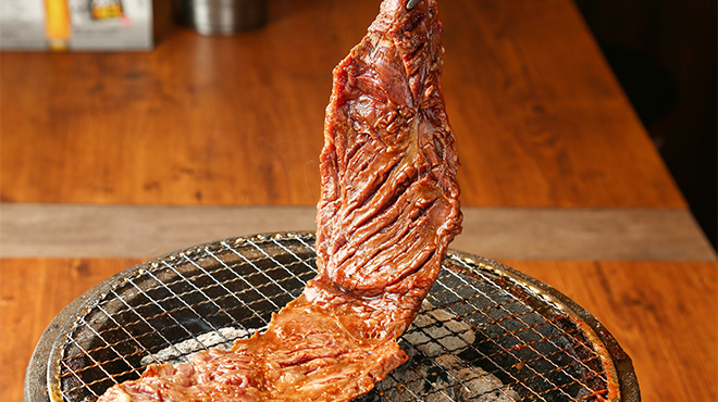 焼肉大衆酒場 真 肉焼屋 - メイン写真: