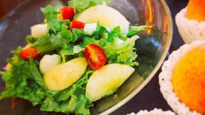 菜月 Tabenasse - 料理写真:桃とモッツァレラチーズのサラダ仕立て