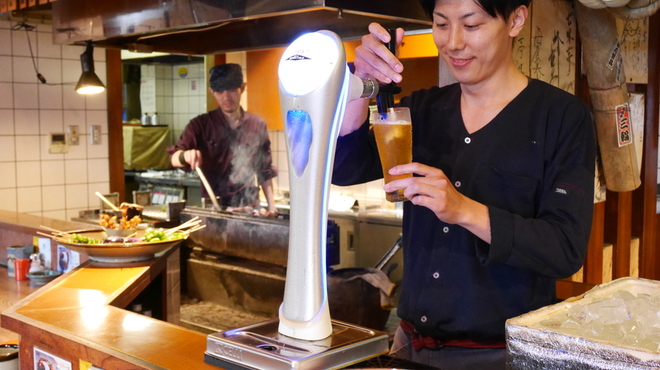 七味亭 - 内観写真:美味しい串焼きと冷えたビールをどうぞ