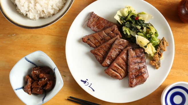 牛たん炭焼き 利久 仙台駅店 ぎゅうたんすみやき りきゅう 仙台 牛タン 食べログ