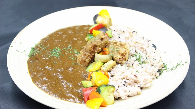 nu dish Deli & Cafe - メイン写真: