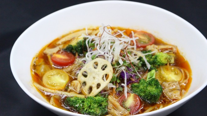 nu dish Deli & Cafe - 料理写真:T'sスーラータンメン