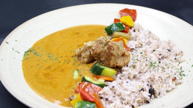 nu dish Deli & Cafe - 料理写真:T'sマサマンカレー（グルテンフリー対応可）