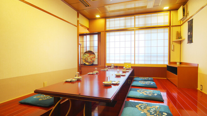 Michishio - 内観写真:一階は、カウンター席・掘りごたつ席がございます。