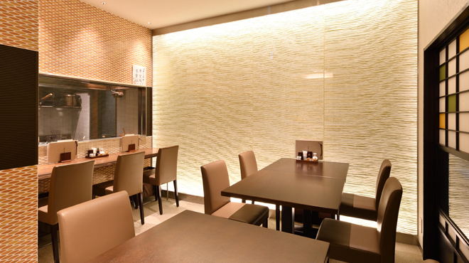 浅草うな鐵 - メイン写真:店内全景