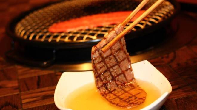 飛び牛出汁焼肉 舌賛 - メイン写真: