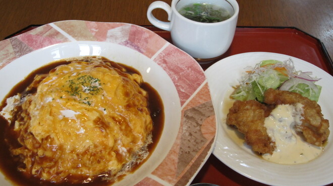 ベルベル　ソル - 料理写真:ｵﾑﾗｲｽ&ﾁｷﾝ南蛮
