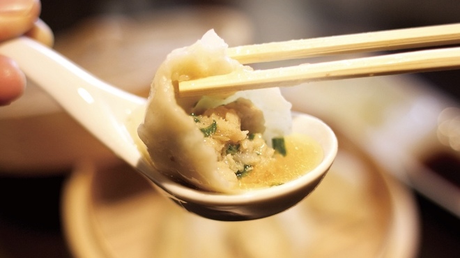 熱々肉汁餃子 あじくら - メイン写真: