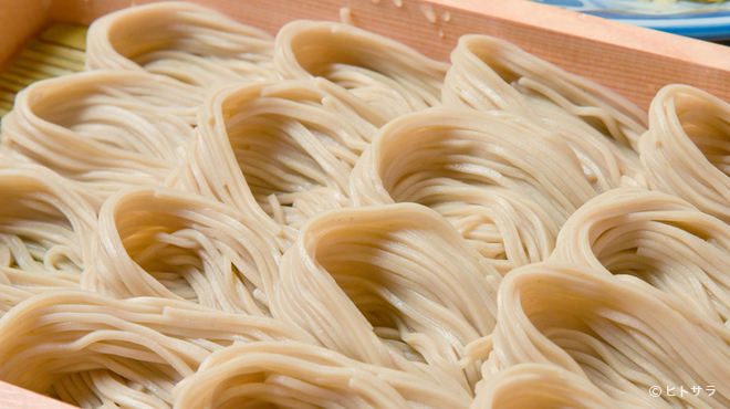桂屋 - 料理写真:へぎそばのコシと粘りを生み出す、青森県大間産の上質な布のり