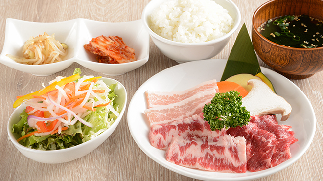 肉菜工房うしすけ - メイン写真: