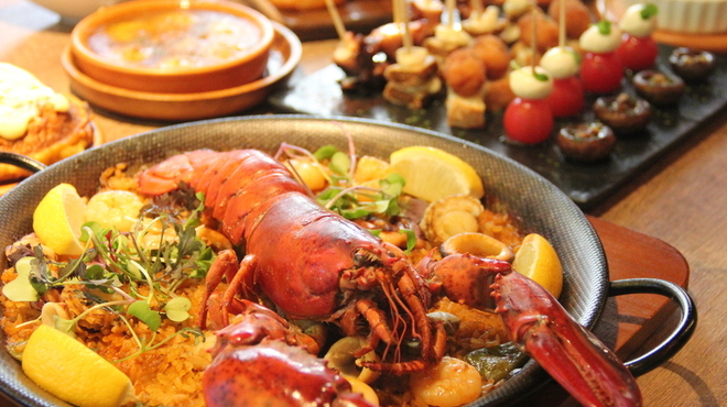スペイン酒場ウニコ - 料理写真:豪華！オマールエビのパエリアコース！2H飲放付