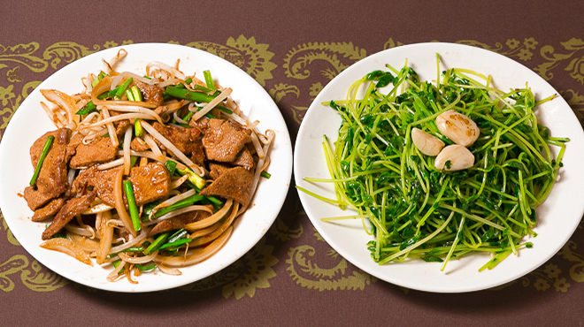 王府家宴 - メイン写真:ニラレバ 豆苗塩味炒め
