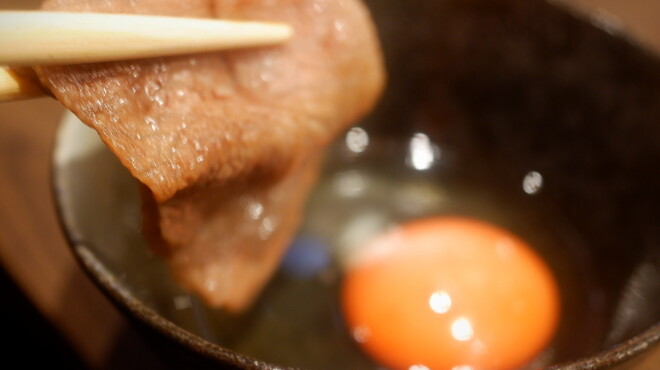 黒毛和牛焼肉 白か黒 - メイン写真: