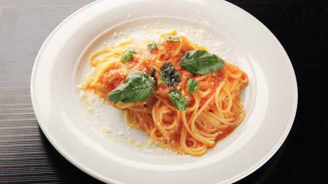 VIA Brianza - 料理写真:甘いトマトのスパゲティ