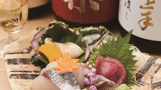 梅田 璃泉 - 料理写真:日本各地の旬のお酒もお愉しみください