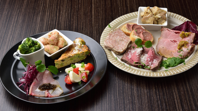 羽根付き餃子とイタリアンのお店 ベンヴェヌート - メイン写真: