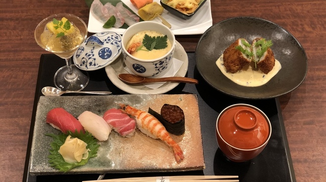 鮨割烹 たか友 - 料理写真:忘年会コース¥8800(税込)