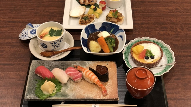 鮨割烹 たか友 - 料理写真:クリスマスコース¥8800(税込)