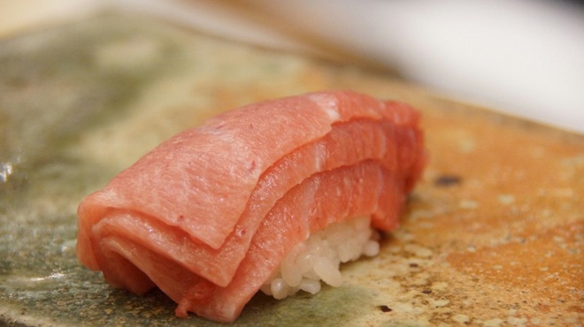 鮨割烹 たか友 - 料理写真:当店の看板商品【鮪の3枚握り】通称:ミルフィーユ