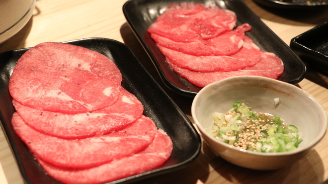 Remon Sawa Gohyakuen Nomihoudai Yakiniku Horumon Sakabaiiniku - メイン写真: