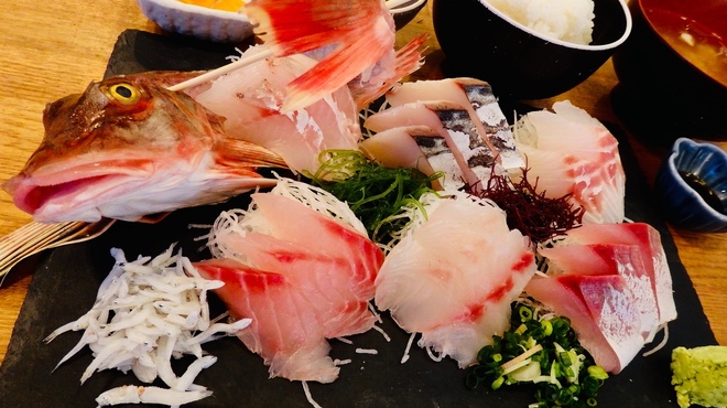 平塚漁港の食堂 平塚 魚介料理 海鮮料理 食べログ