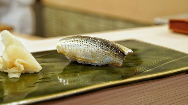 Sukiyabashi Jiro Roppongi hiruzu ten