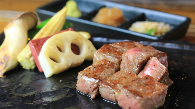 ステーキ・鉄板焼 みくら - メイン写真: