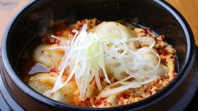 熱々肉汁餃子 あじくら - メイン写真: