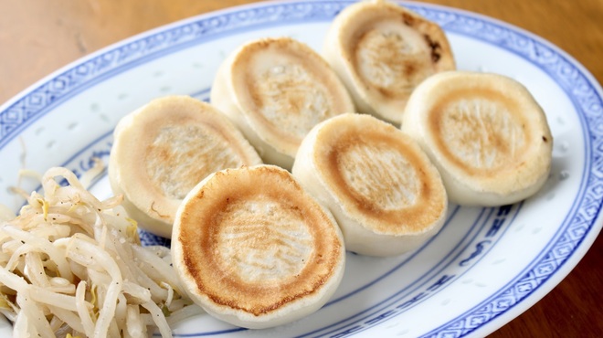 熱々肉汁餃子 あじくら - メイン写真: