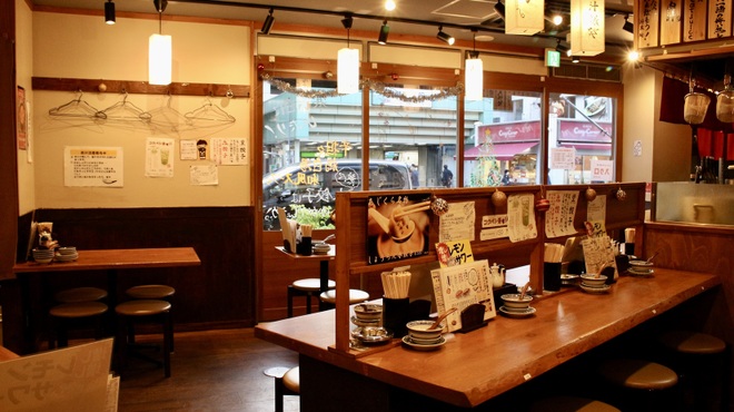 熱々肉汁餃子 あじくら - メイン写真: