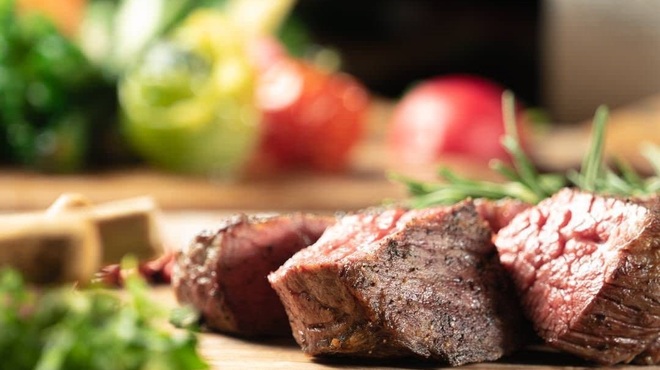 シェフの肉料理と花畑牧場チーズ Selection - メイン写真: