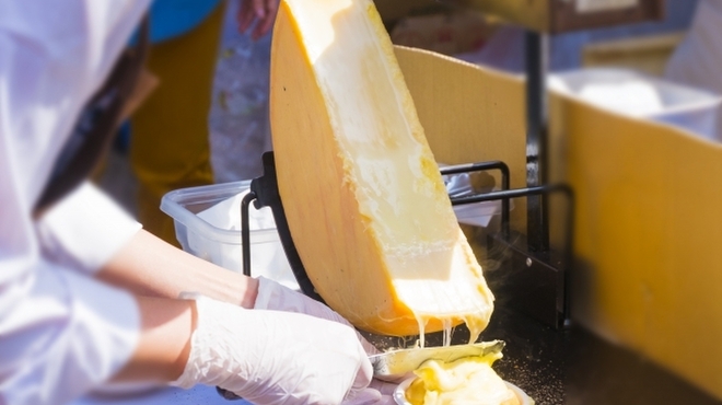 シェフの肉料理と花畑牧場チーズ Selection - メイン写真: