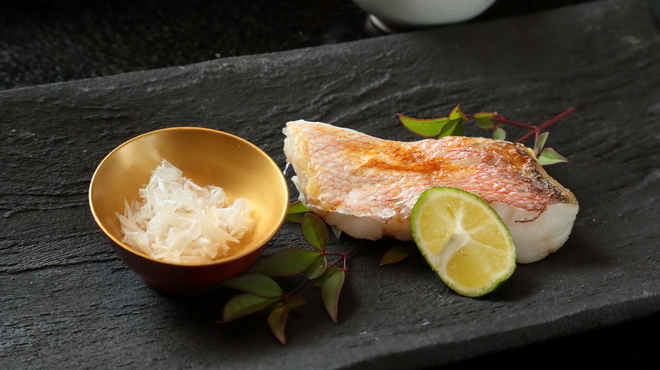 饗応 元 - 料理写真:甘鯛（ぐじ）の塩焼き